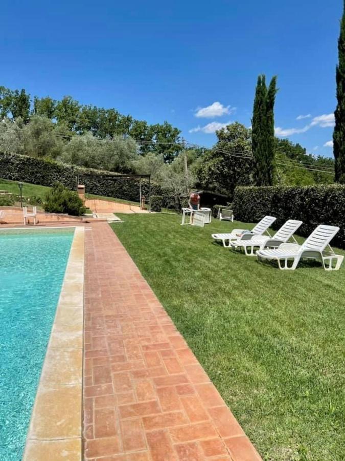 La Posta Di Bacco Apartment Gualdo Cattaneo Bagian luar foto