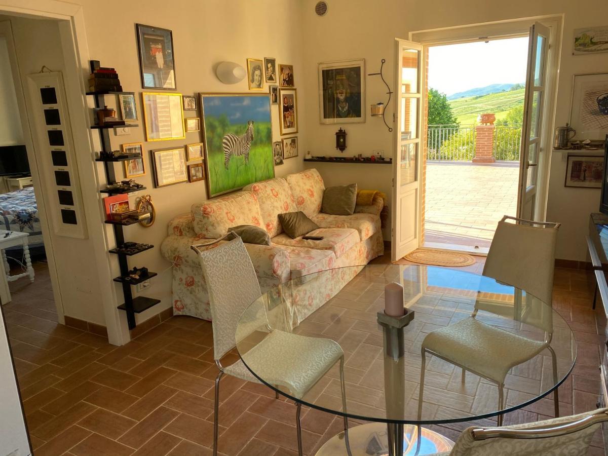 La Posta Di Bacco Apartment Gualdo Cattaneo Bagian luar foto
