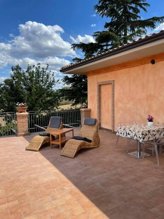 La Posta Di Bacco Apartment Gualdo Cattaneo Bagian luar foto