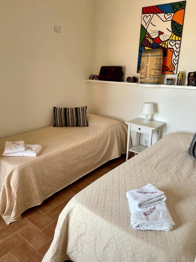 La Posta Di Bacco Apartment Gualdo Cattaneo Bagian luar foto
