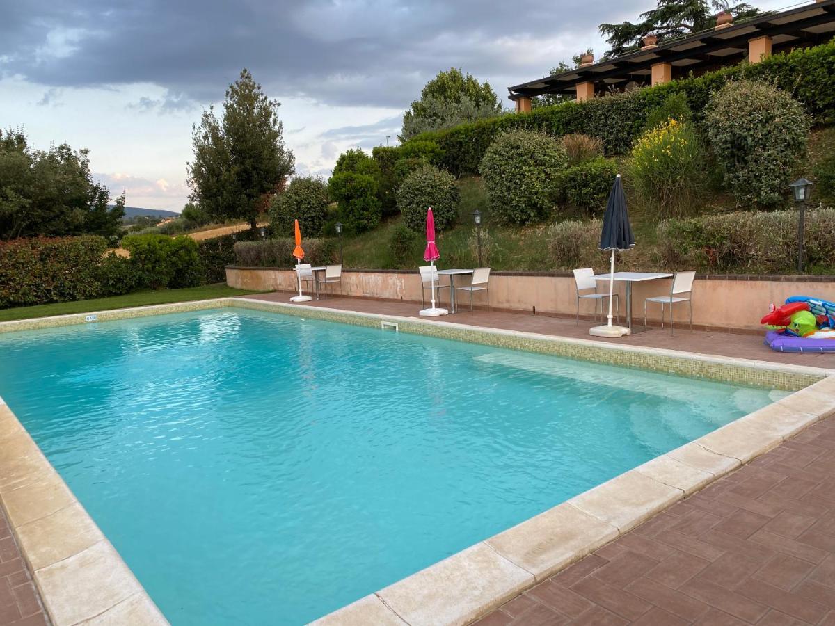 La Posta Di Bacco Apartment Gualdo Cattaneo Bagian luar foto